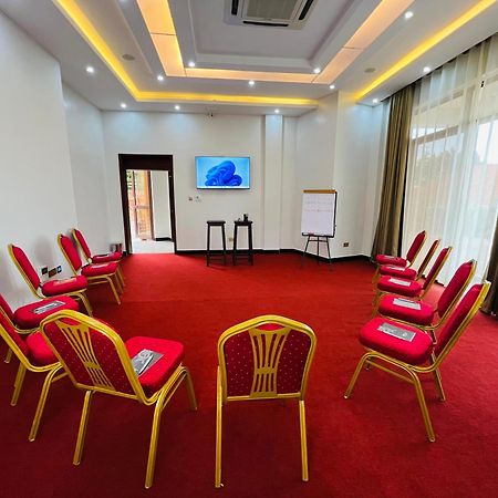 Precious Villas Lubowa Экстерьер фото