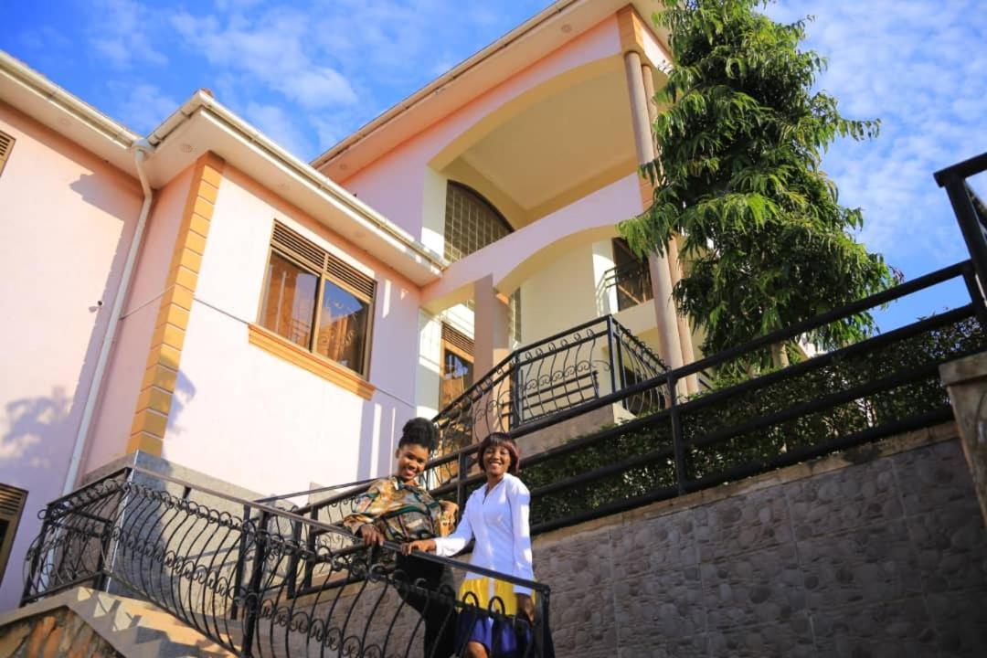 Precious Villas Lubowa Экстерьер фото
