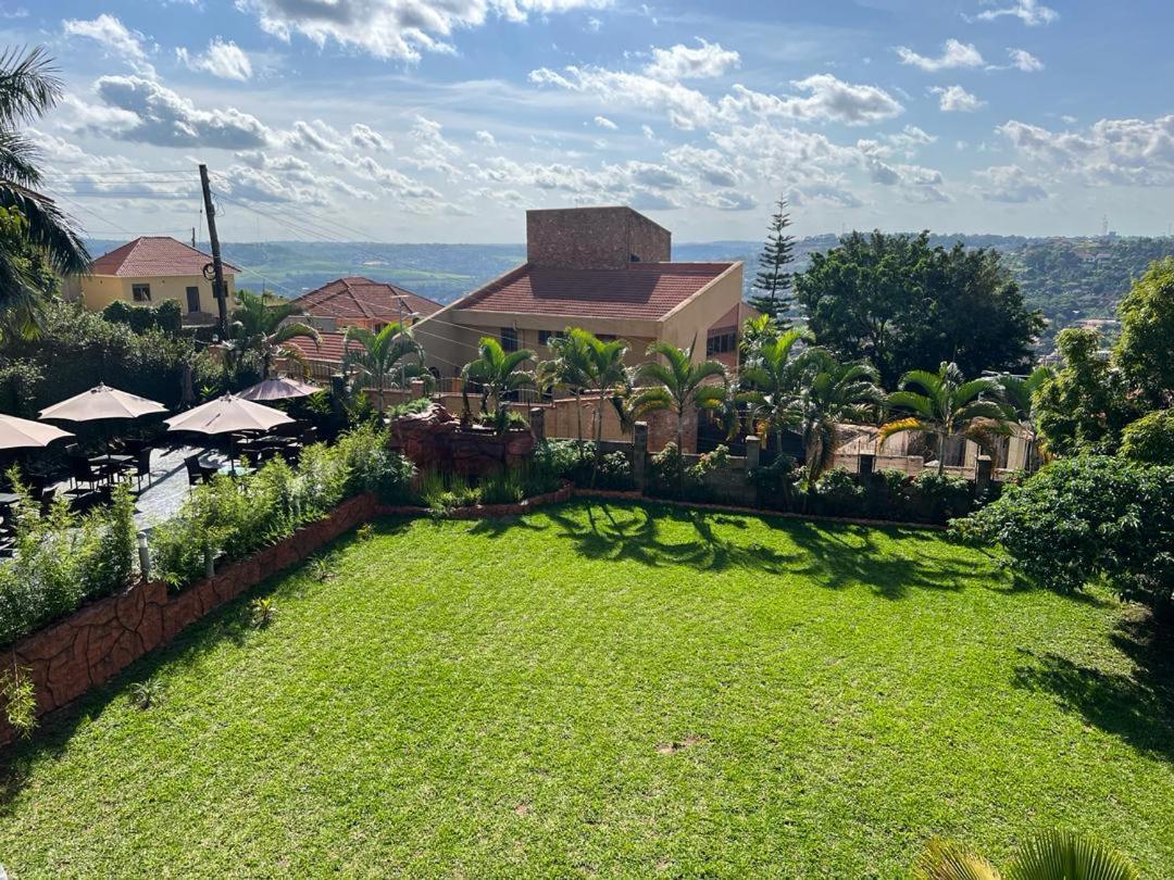 Precious Villas Lubowa Экстерьер фото